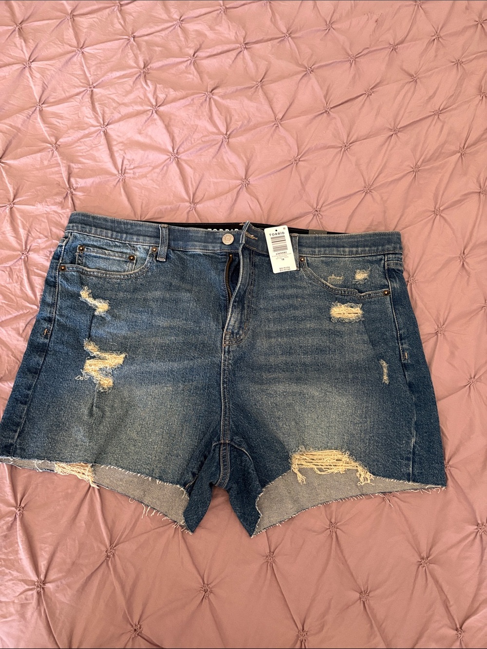 NWT Torrid Denim Distressed Mid-Blue Women’s Shorts Jorts 18W
